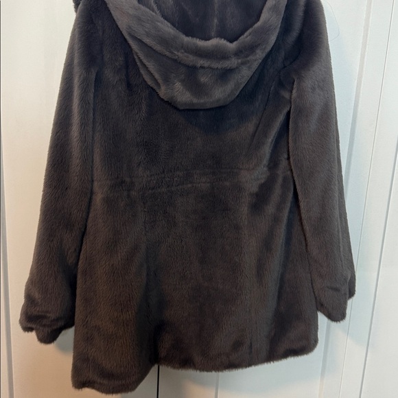 Regal Grey Faux Fur Coat - hooded - with pockets - animal print lining - XS-Med - Picture 8 of 11